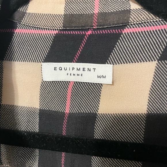 Equipment Femme Tan and Black w/Pink Accent Button Down Shirt 100% Silk - Picture 2 of 4